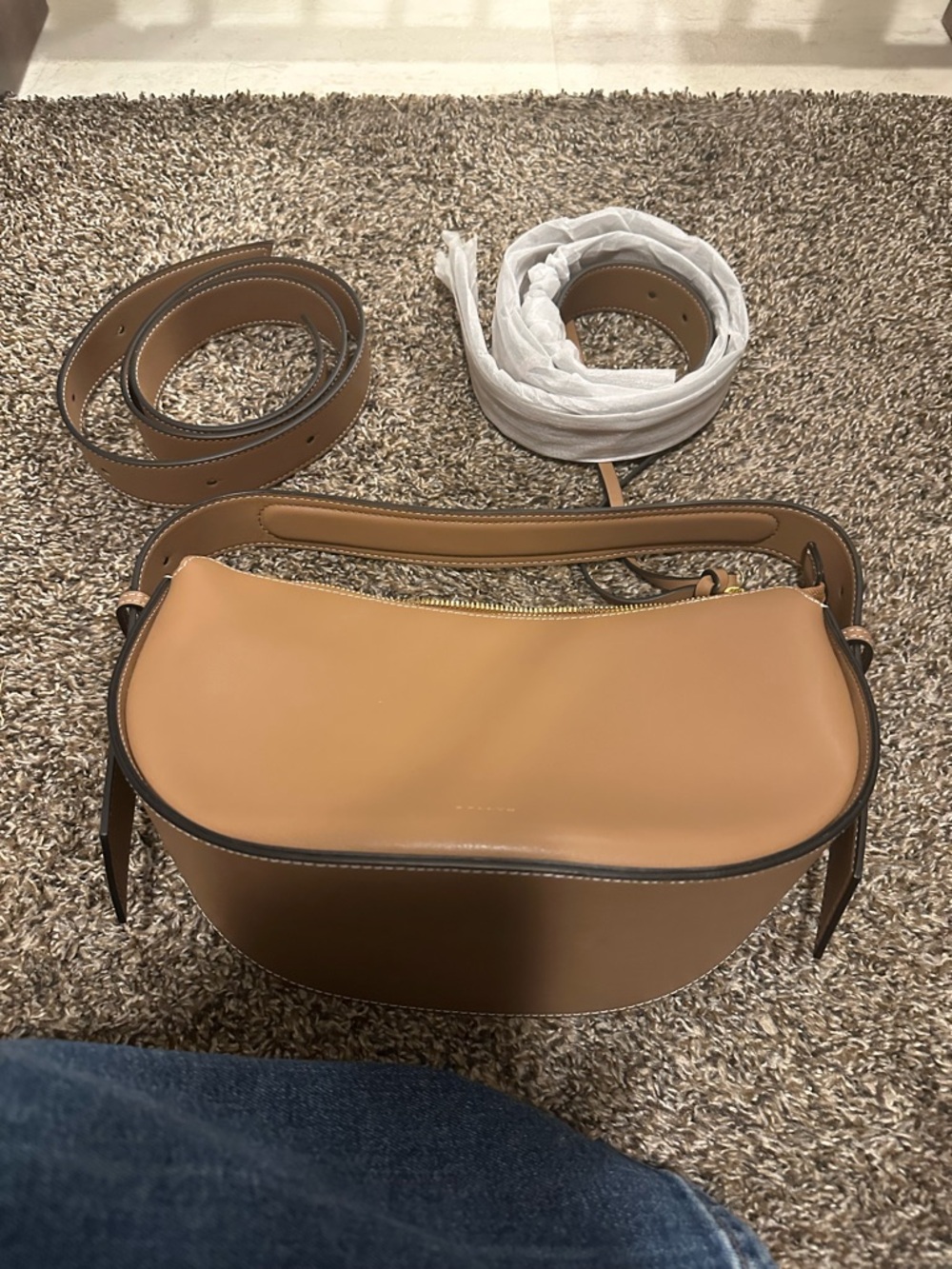 Aallyn Classic Tan Leather Crossbody Bag with Adj Strap comes with 3 straps